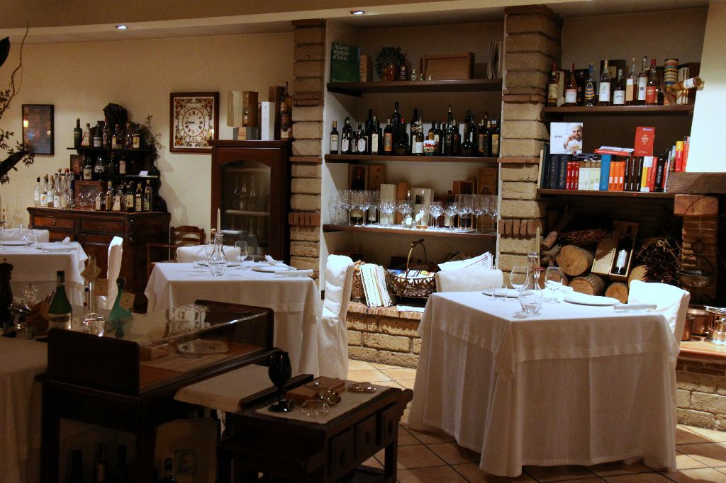 Tawerna Estià - Brusciano | Secret World Trip Planner