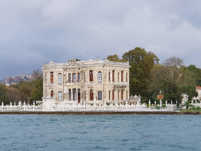 Palais de Kucuksu — Küçüksu Cd.