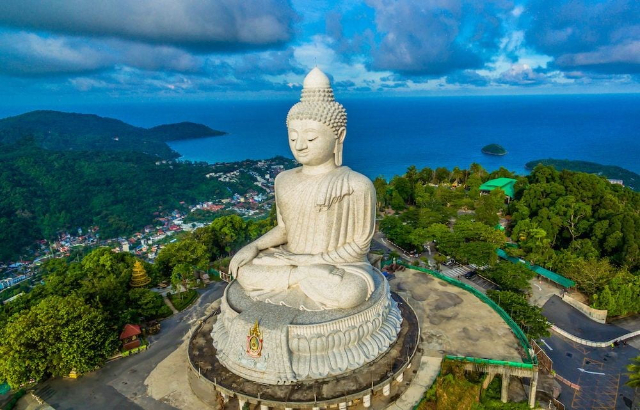 La estatua del Gran Buda - Karon | Secret World Trip Planner