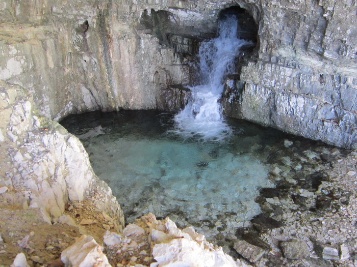 Cova de Schievo - Barrea | Secret World Trip Planner