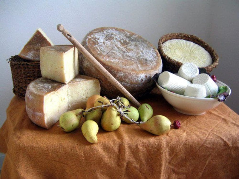 Pecorino Carmasciano - Rocca San Felice | Secret World Trip Planner