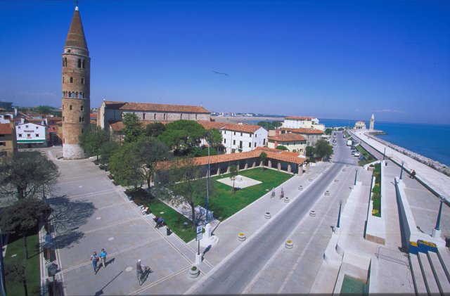 سینٹ سٹیفن کیتھیڈرل - Caorle | Secret World Trip Planner