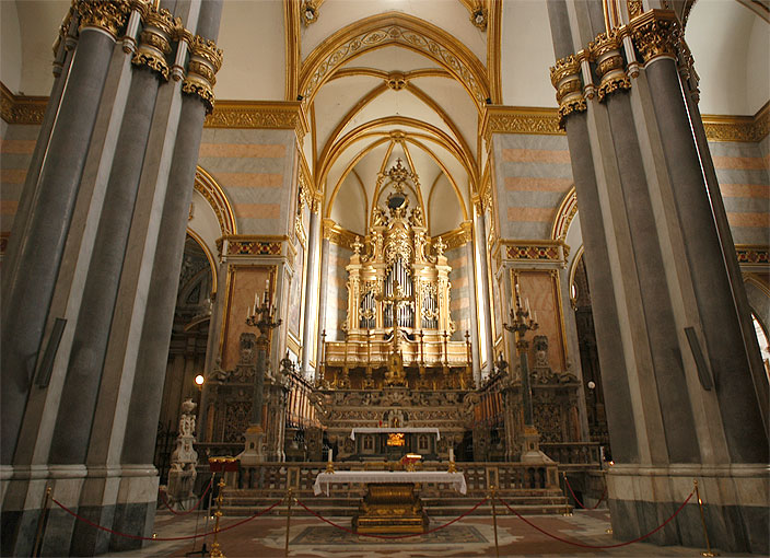 Església de San Domenico Maggiore - Napoli | Secret World Trip Planner