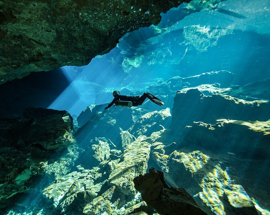 El Yucatán es conocido por sus famosas y espectaculares formaciones y el asombroso clarite - Cenote sacro | Secret World Trip Planner