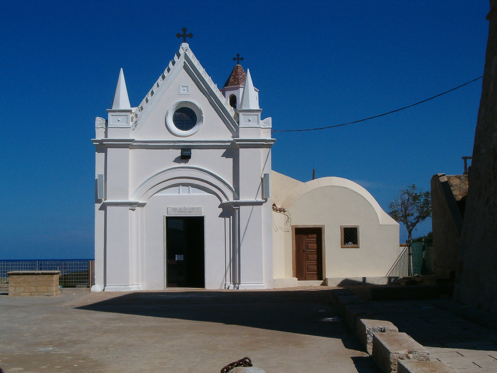 Santuario de la Virgen de Capo Colonna - Capocolonna | Secret World Trip Planner