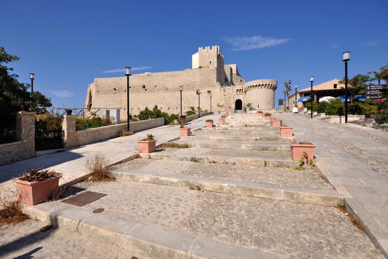 Abbazia santuario di Santa Maria a Mare, isole Tremiti - San Nicola di Tremiti | Secret World Trip Planner