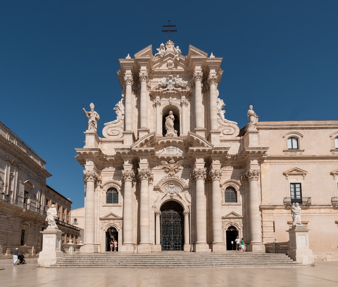Papirus Egipta i Sicilije - Siracusa | Secret World Trip Planner