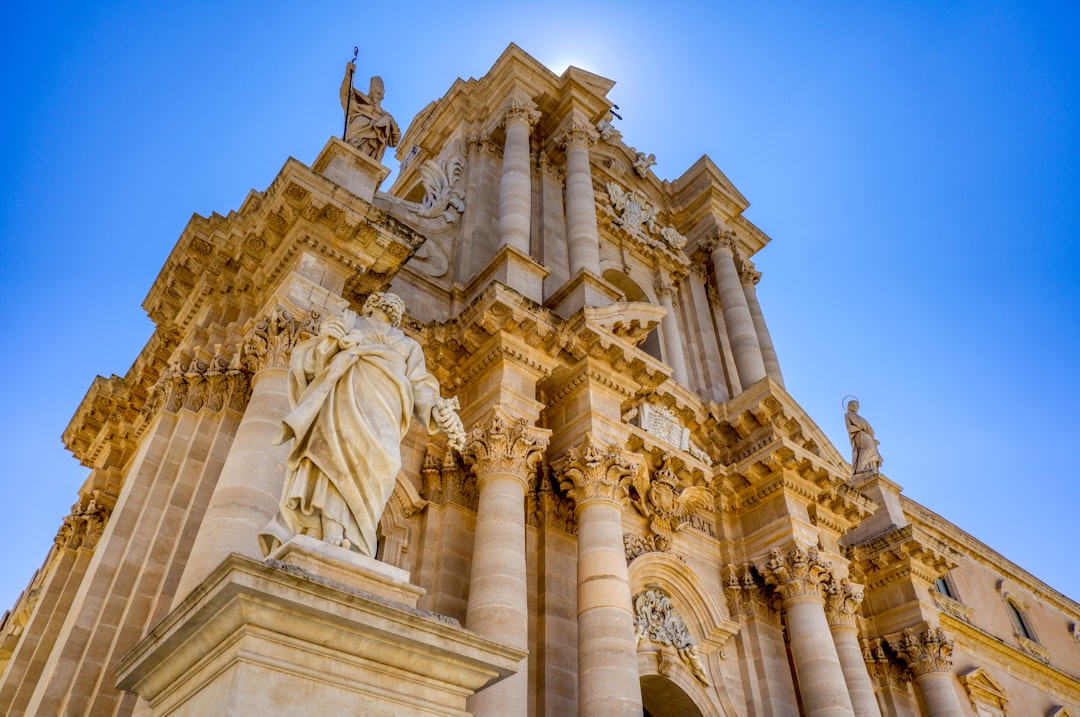 Papirus Egipta i Sicilije - Siracusa | Secret World Trip Planner