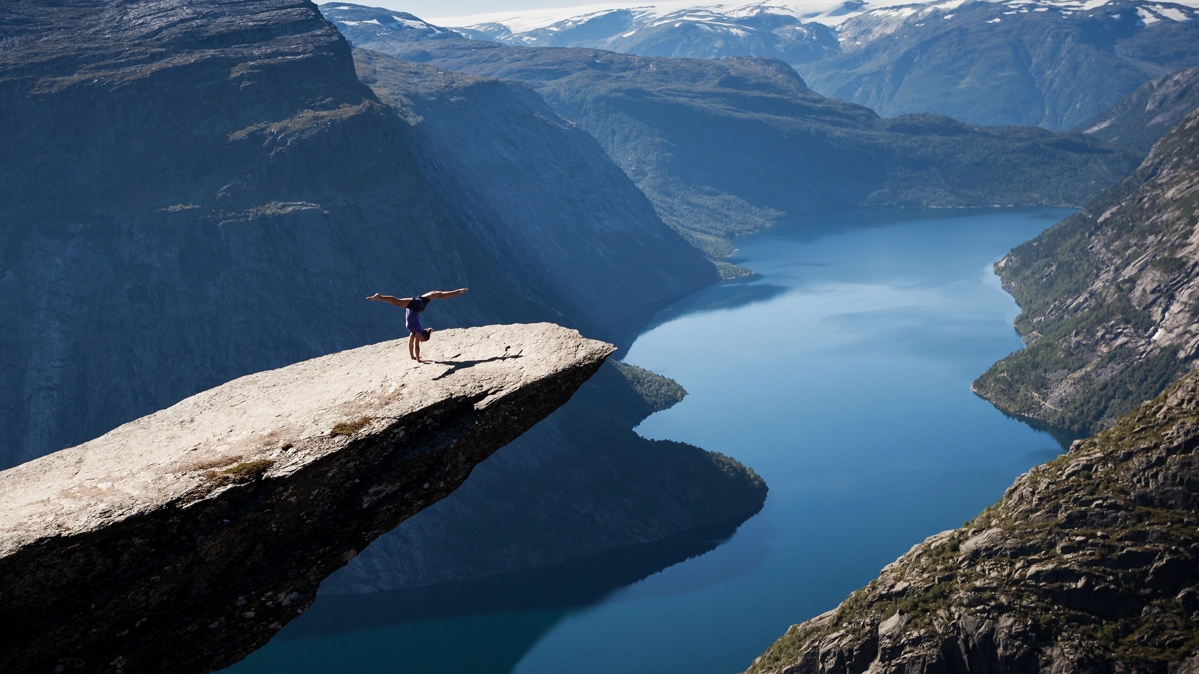 El acantilado de Trolltunga en Skjeggedal, Noruega. - Trolltunga | Secret World Trip Planner