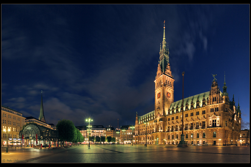 Hamborg Ráðhúsinu - Hamburg | Secret World Trip Planner