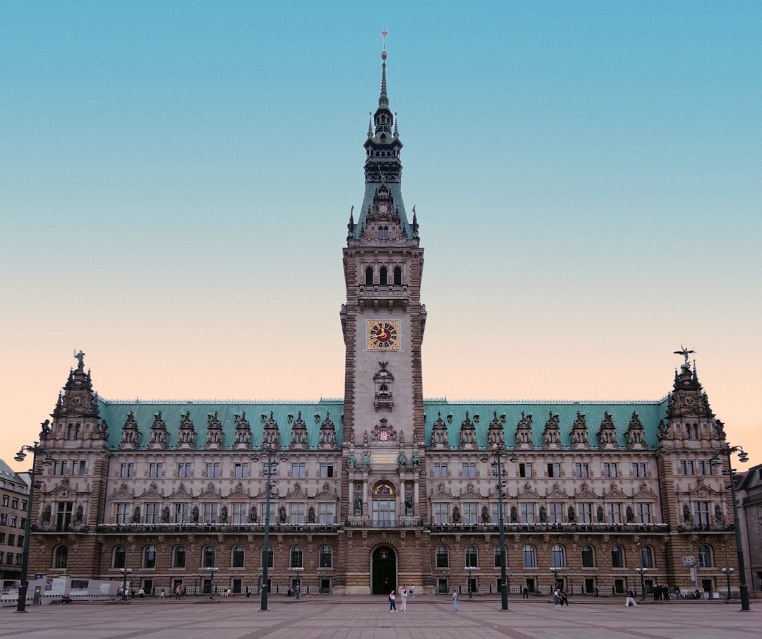 Hamborg Ráðhúsinu - Hamburg | Secret World Trip Planner