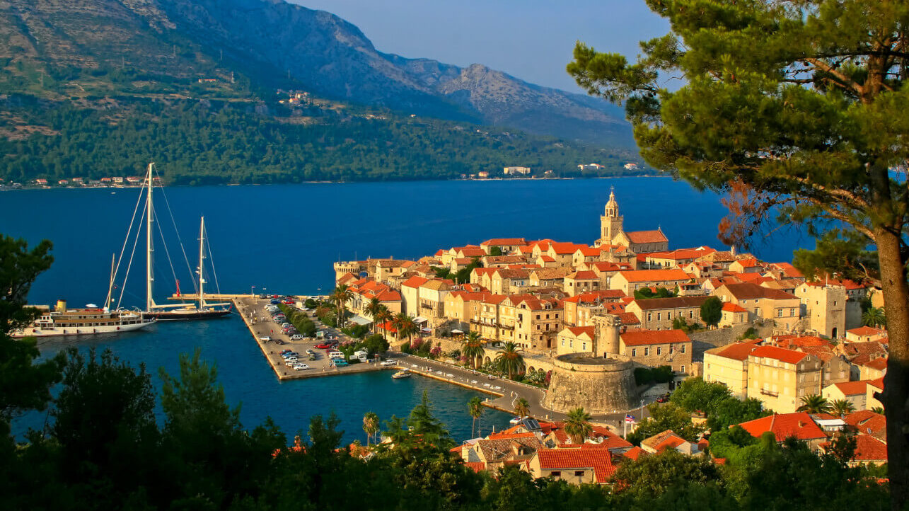 Korkula is a picturesque village on the Dalmatian Coast - Secret World — Curzola