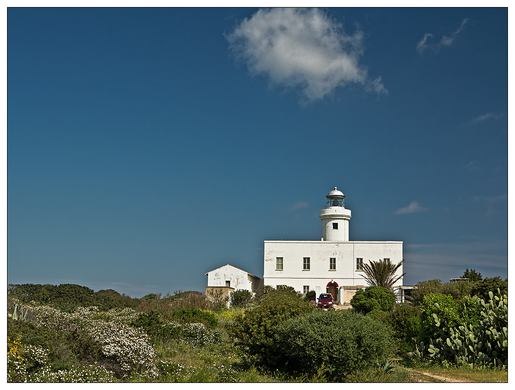 ຫໍສະໝຸດ Capo Ferro - Capo Ferro | Secret World Trip Planner