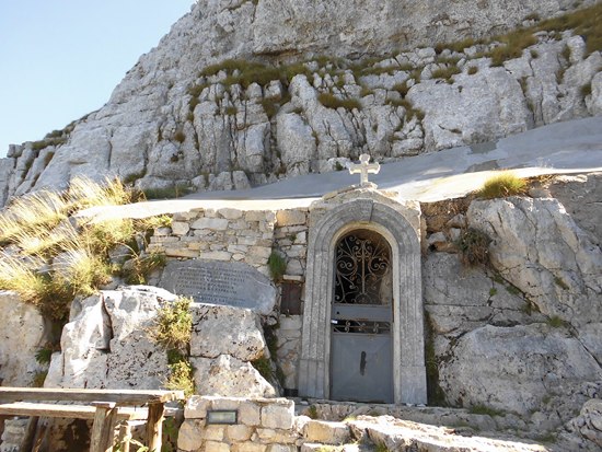 Η Μαντόνα του χιονιού και ο θρύλος της - Piaggine | Secret World Trip Planner