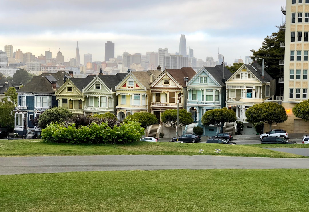 San Francisco: Las casas victorianas y eduardianas pintadas - San Francisco | Secret World Trip Planner