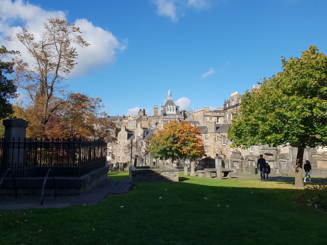 The Queen Street gardens in Edinburgh - Queen St Gardens W | Secret World Trip Planner