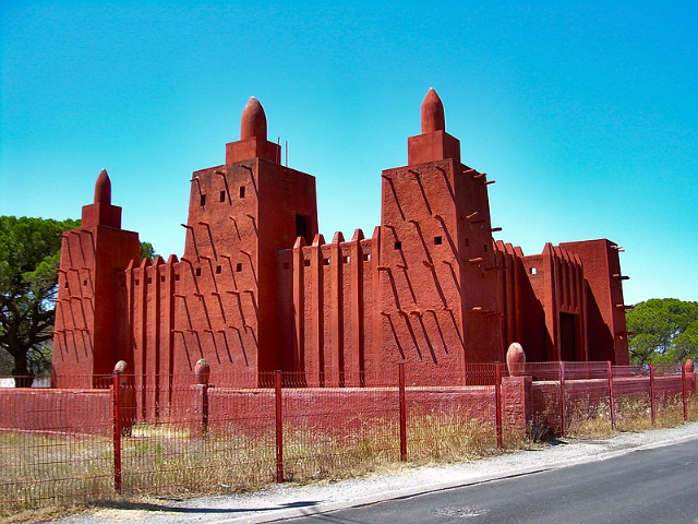 Missiri masjidi - Fréjus | Secret World Trip Planner