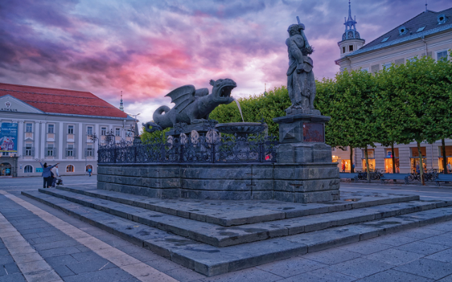 Fonte de Lindworm - Klagenfurt am Wörthersee | Secret World Trip Planner
