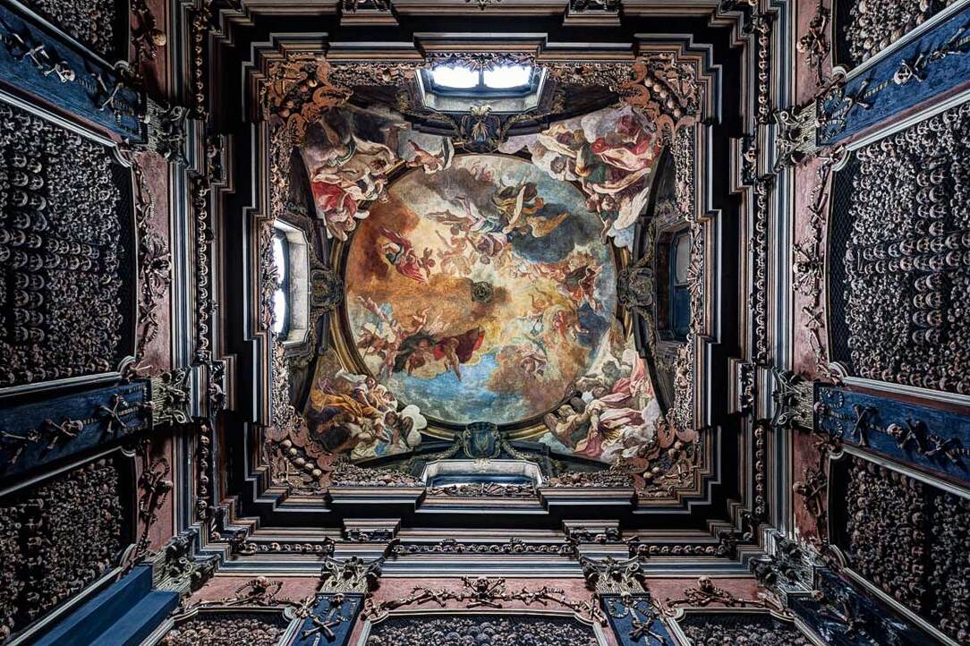 Streha E San Bernardino alle Ossa - Milano | Secret World Trip Planner