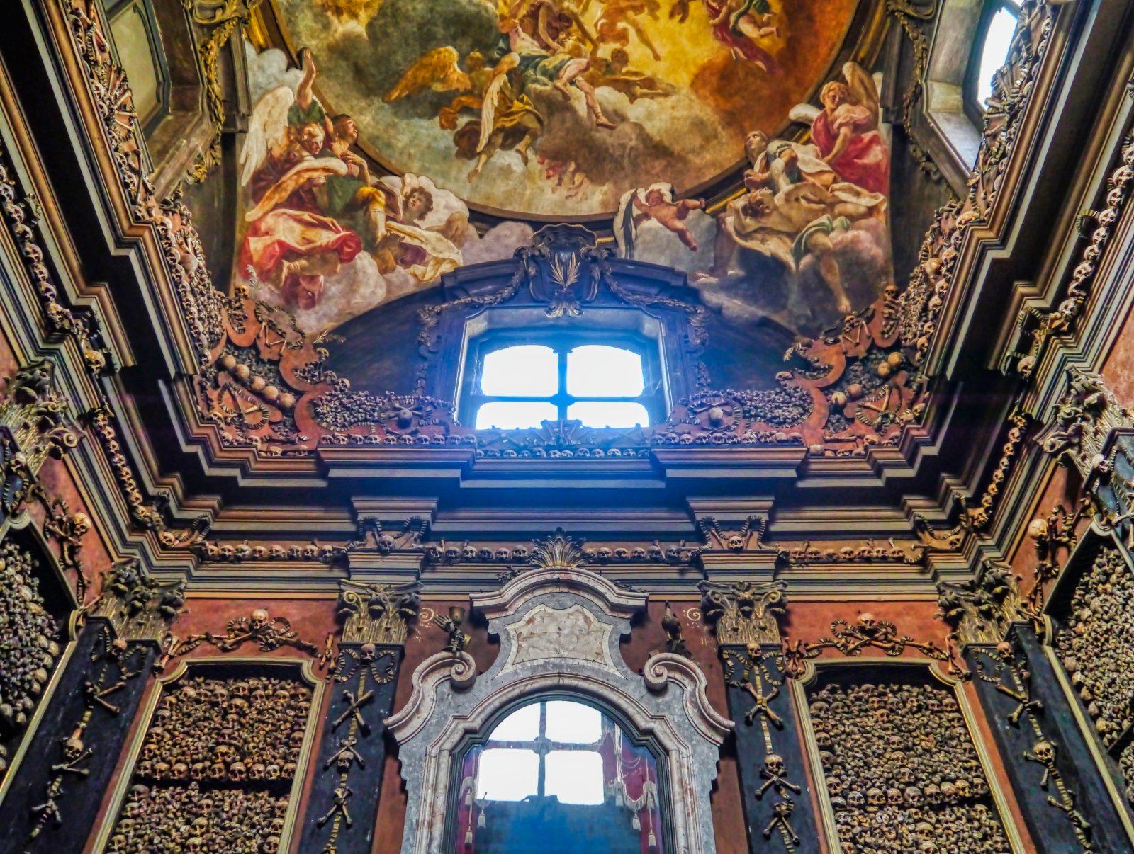 Streha E San Bernardino alle Ossa - Milano | Secret World Trip Planner