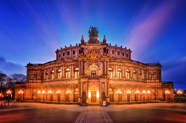Семпер Дуурийн Театр - Dresden | Secret World Trip Planner