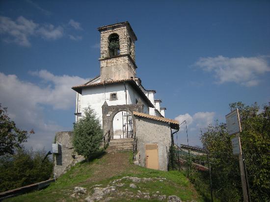 วิหารของ Madonna della Ceriola - Siviano | Secret World Trip Planner