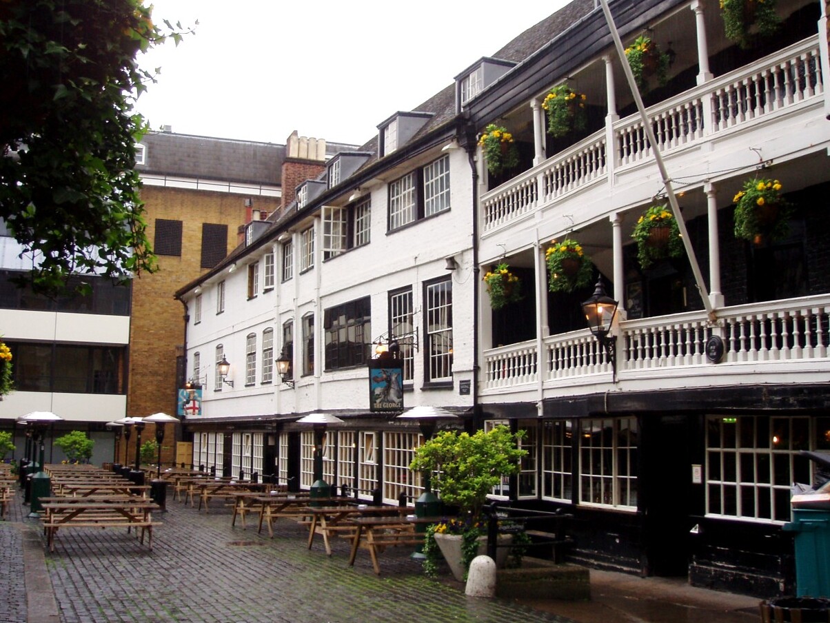 La posada George - 75 Borough High St | Secret World Trip Planner