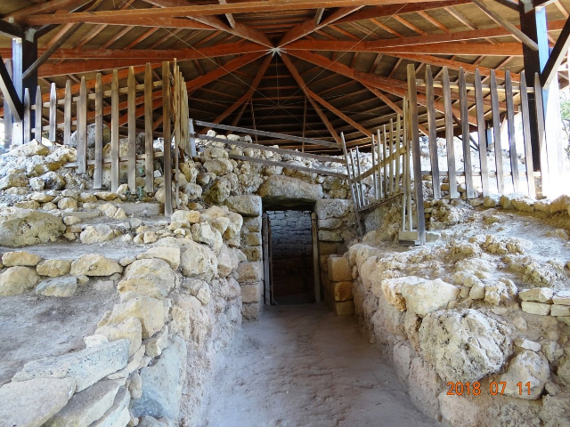 போரோஸின் மைசீனியன் கல்லறை - Epar.Od. Argostoliou - Lakithras - Pessadon | Secret World Trip Planner