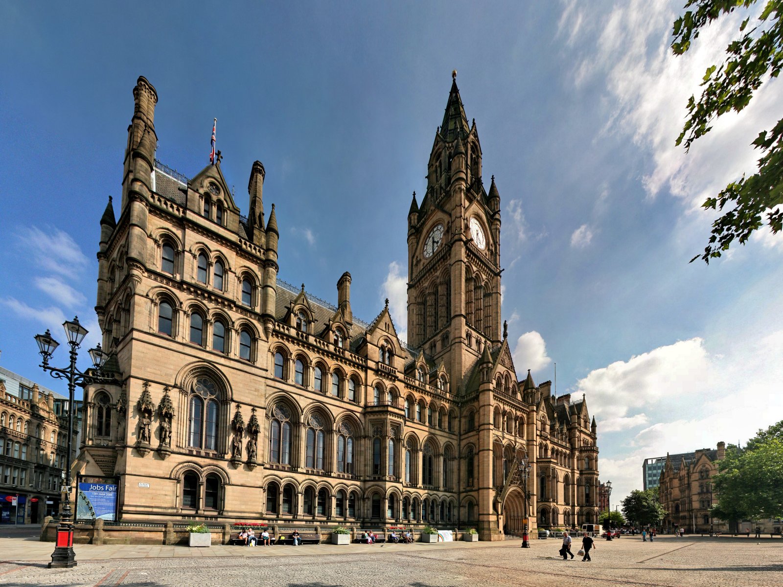El Ayuntamiento de Manchester, una visita obligada en la ciudad de Manchester, considerada - 20 Albert Square | Secret World Trip Planner