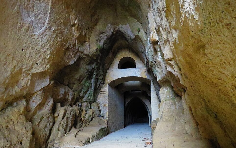 ການ Neapolitan Crypta,ຮູ້ຈັກຍັງເປັນອາຍຸຂອງ Pozzuoli - Napoli | Secret World Trip Planner