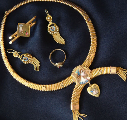 Museo del Traje y del Oro de Arberëschë - Vaccarizzo Albanese | Secret World Trip Planner