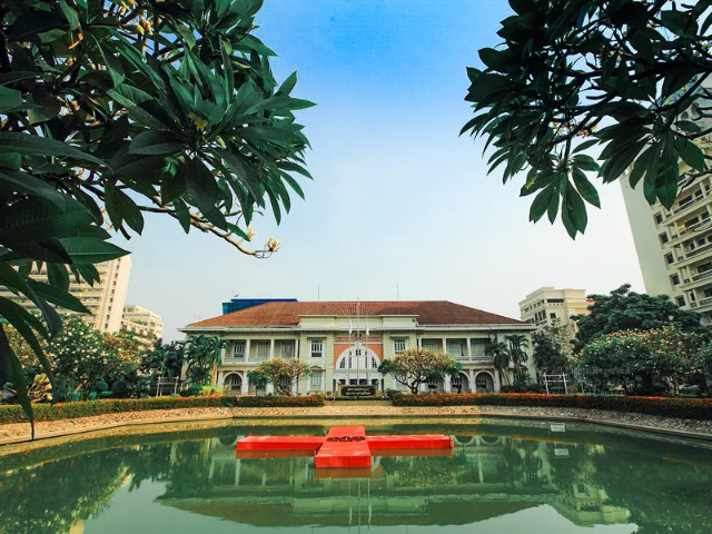 Viện Tưởng niệm Nữ hoàng Saovabha - Khet Pathum Wan | Secret World Trip Planner