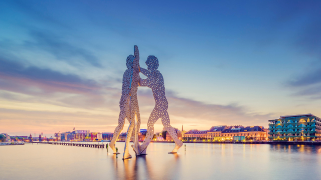 Molekulu vīri - Berlin | Secret World Trip Planner
