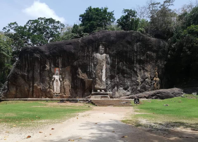 Temple rupestre de Dowa — Badulla
