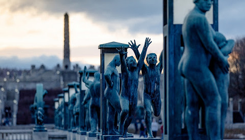 Oslo | Parque Escultórico Vigeland - Nobels gate 32 | Secret World Trip Planner