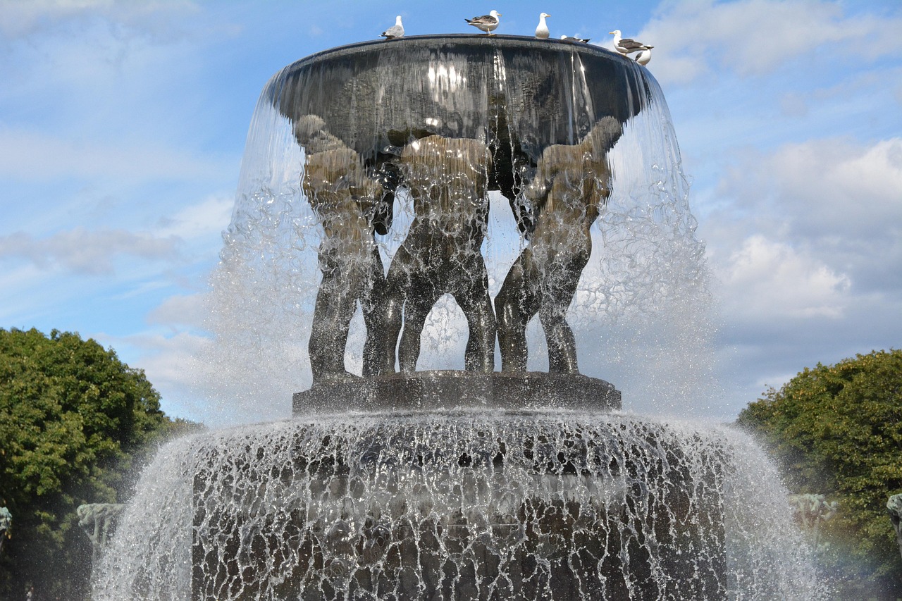 Oslo | Parque Escultórico Vigeland - Nobels gate 32 | Secret World Trip Planner