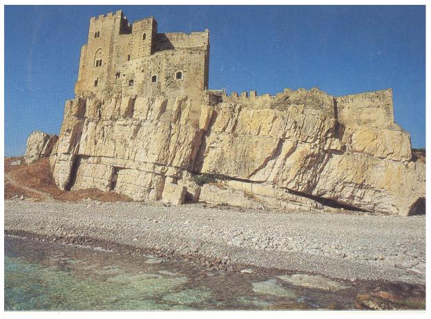 Castle Frederick Templar - Roseto Capo Spulico | Secret World Trip Planner