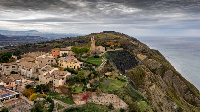 Casteldimezzo کا گاؤں - Casteldimezzo | Secret World Trip Planner