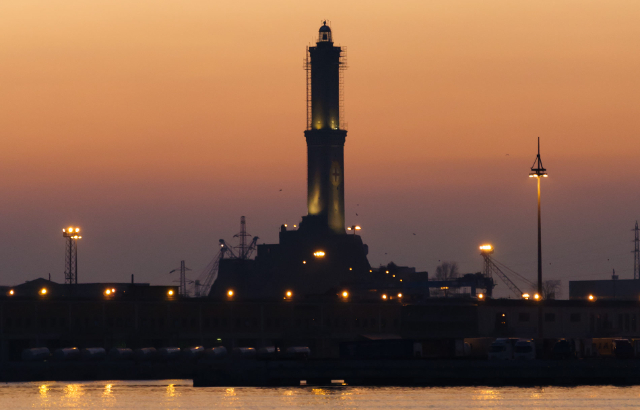 Genoako Farola - Genova | Secret World Trip Planner