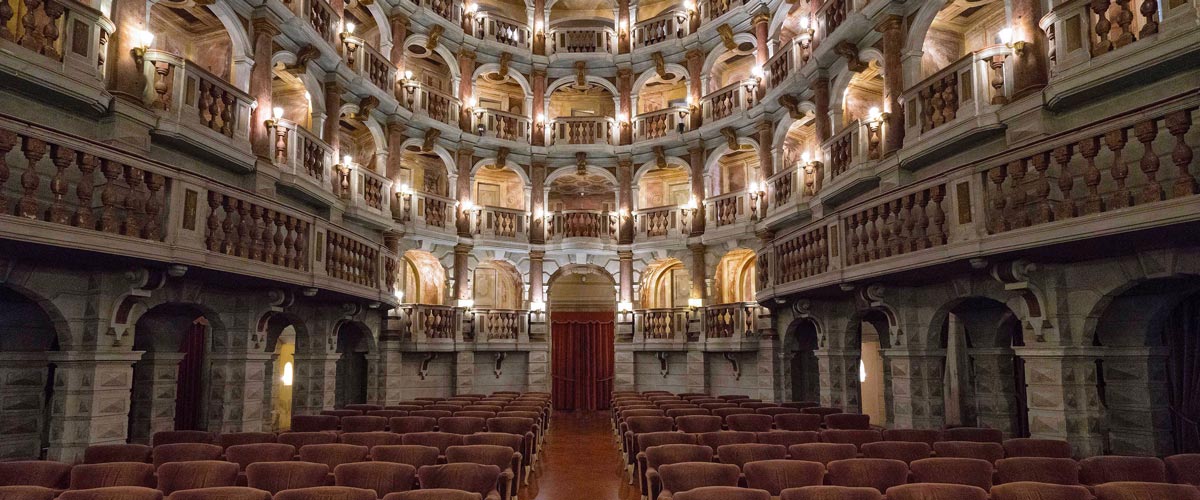 Teatro Académico Bibiena - El mundo secreto - Mantova | Secret World Trip Planner