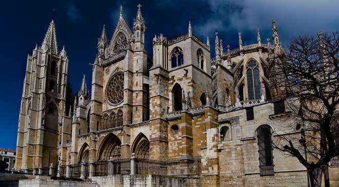 Cathédrale de León - León | Secret World Trip Planner