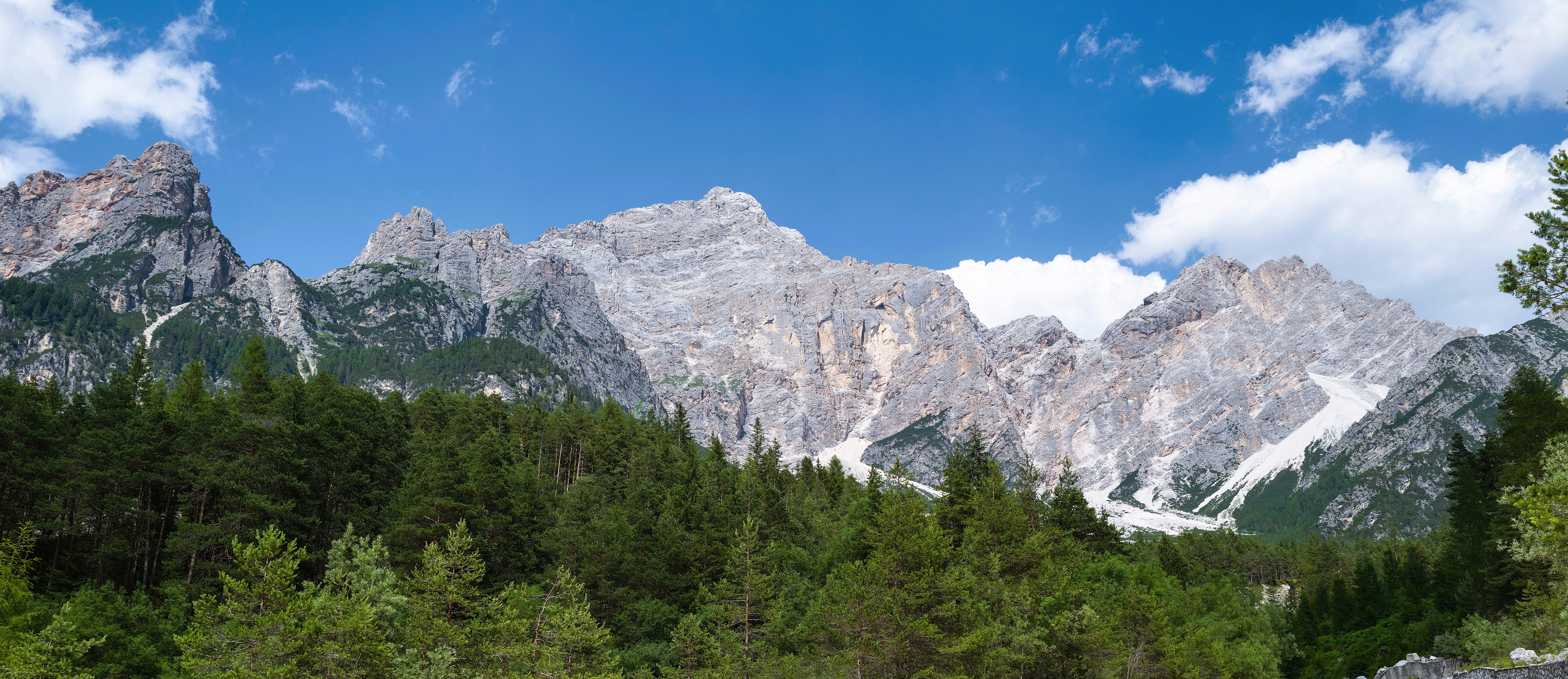Croda Marcòra je veličasten vrh, ki prevladuje nad navpičnim južnim obrazom.  - San Vito di Cadore | Secret World Trip Planner
