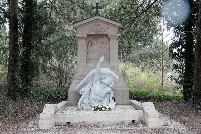 La tumba de Julio Verne — Amiens