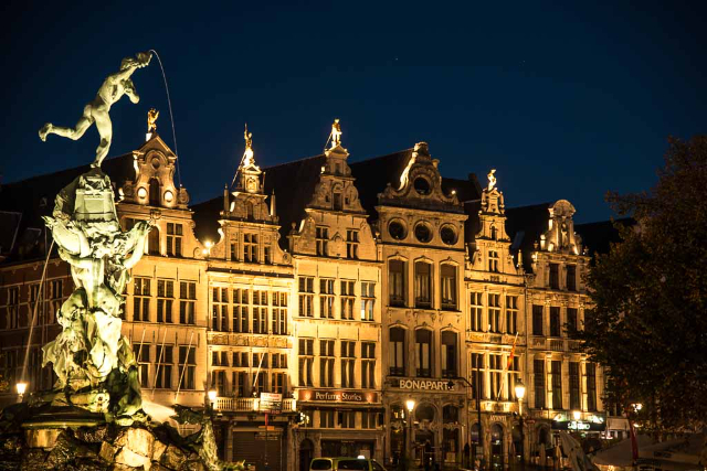 ब्रैबो फाउंटेन - Antwerpen | Secret World Trip Planner