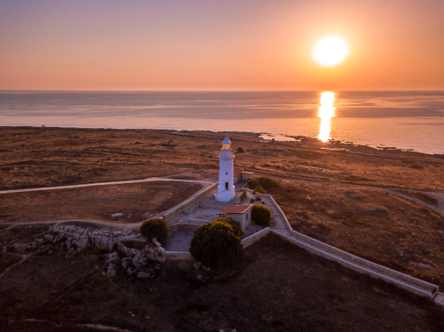 「灯台ビーチ - Paphos | Secret World Trip Planner