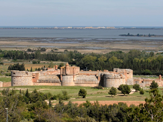 Salses qal'asi - Salses-le-Château | Secret World Trip Planner