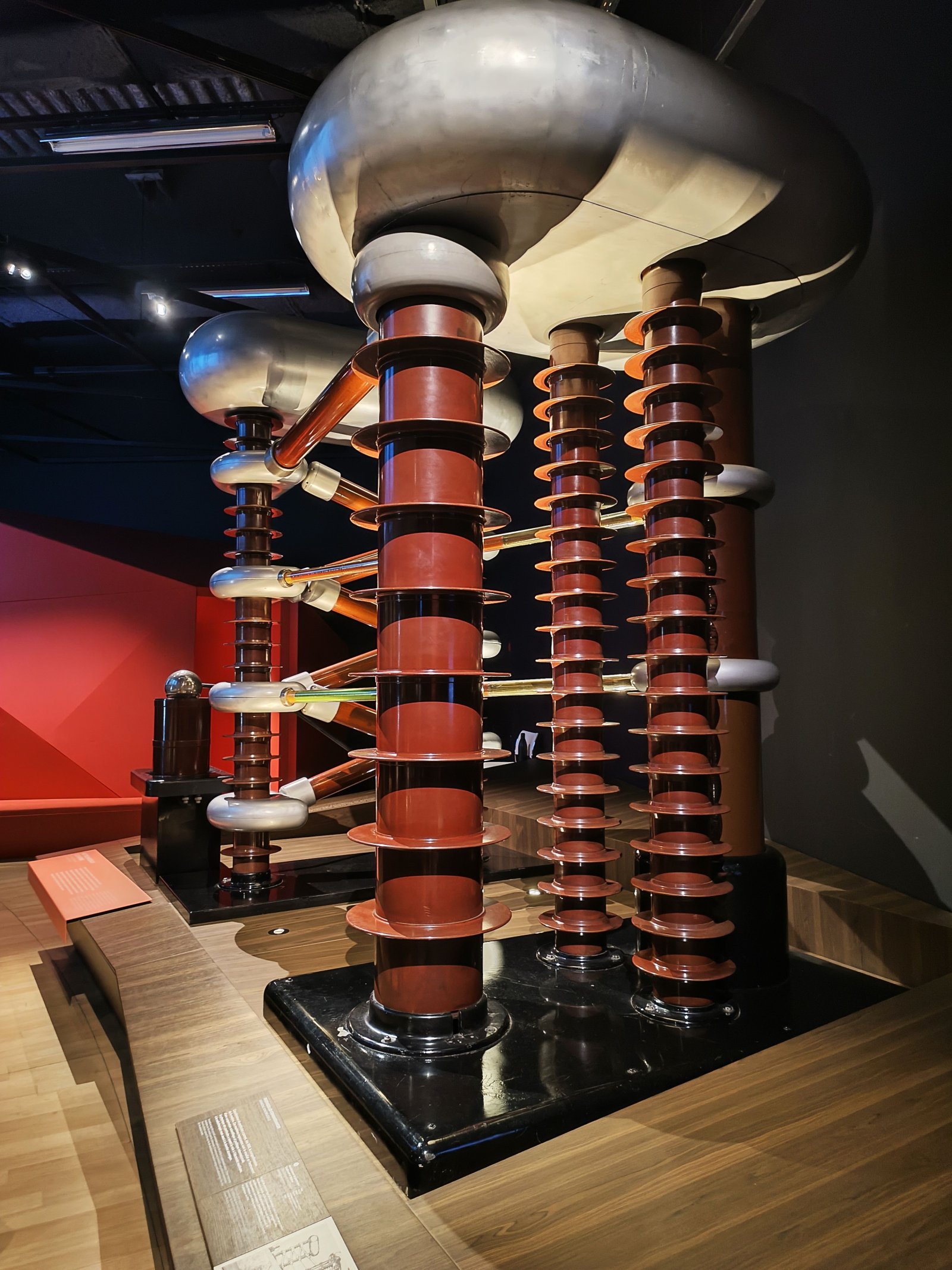 Musée des Confluence u Lyon - Lyon | Secret World Trip Planner