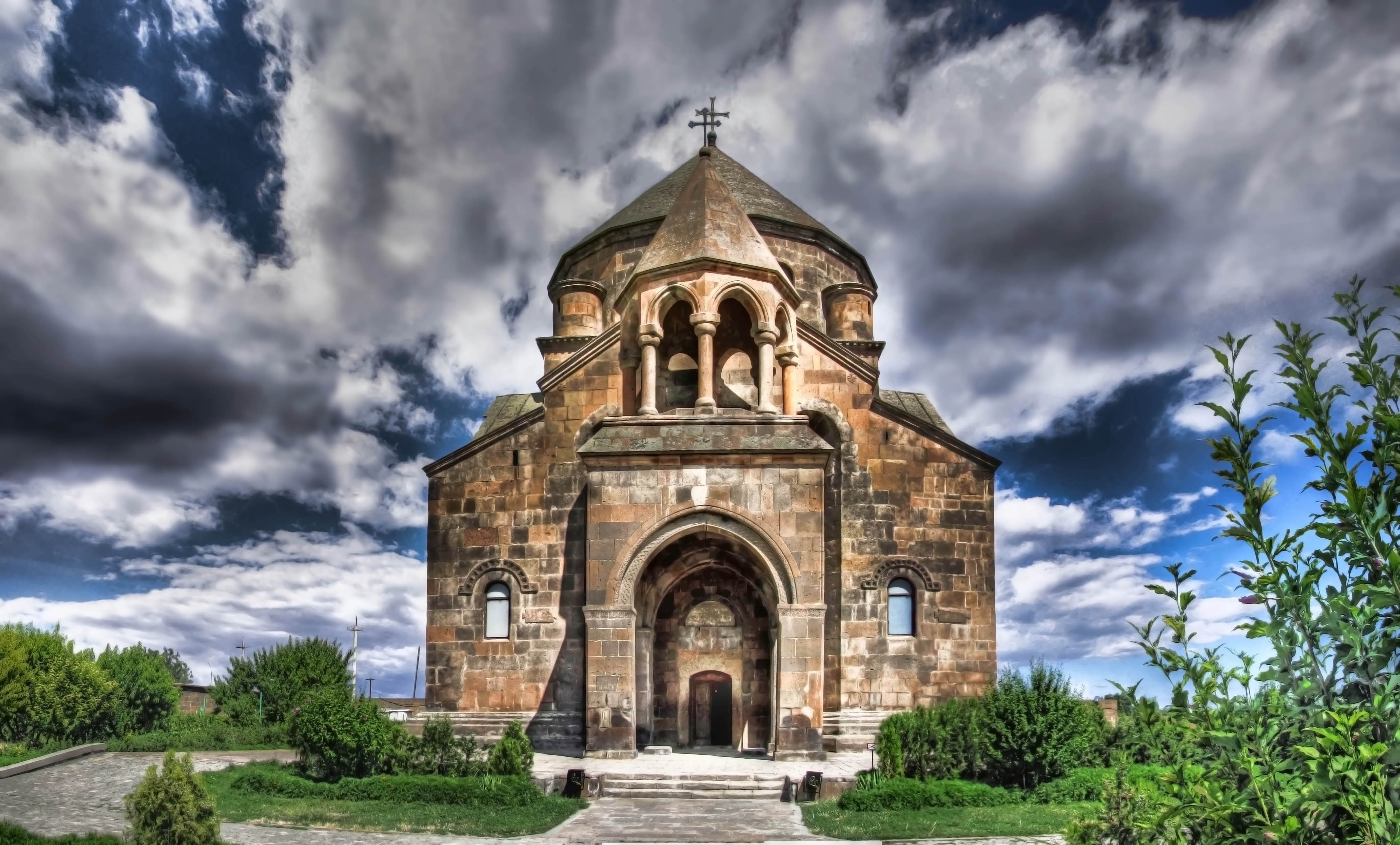 Iglesia de San Hripsime - Vagharshapat | Secret World Trip Planner