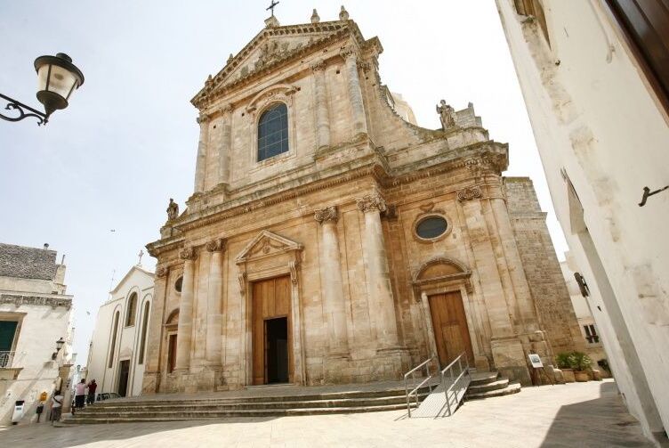 Locorotondo: a Igrexa de San Giorgio - Locorotondo | Secret World Trip Planner