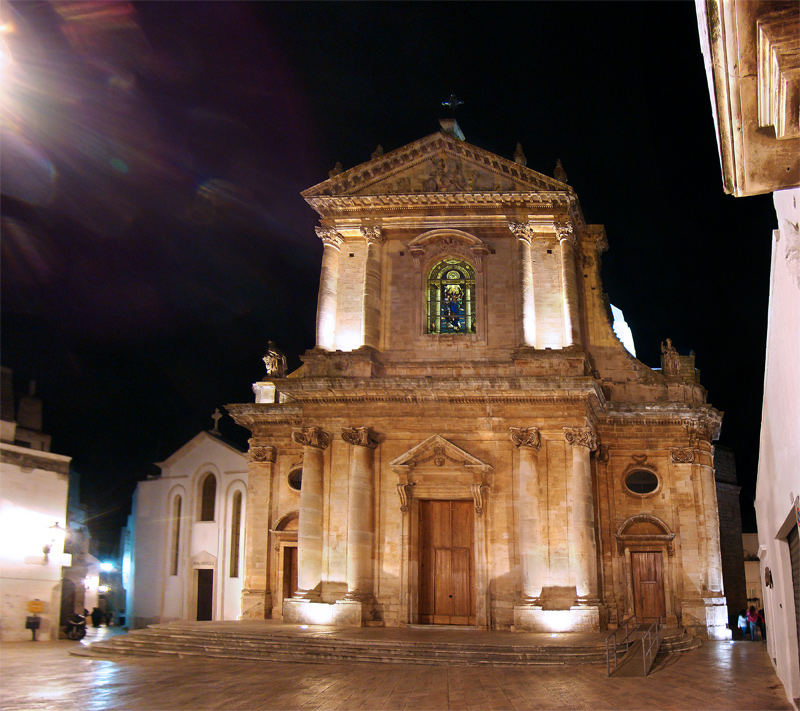 Locorotondo: a Igrexa de San Giorgio - Locorotondo | Secret World Trip Planner